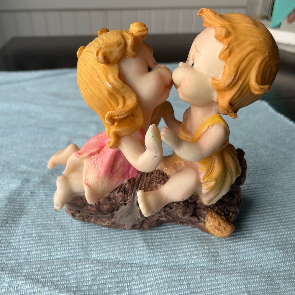 Adorable Kissing Sisters Figurine - Picture 1 of 5